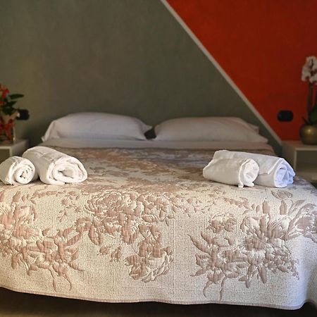La Gloria Rho Private Rooms Only 외부 사진