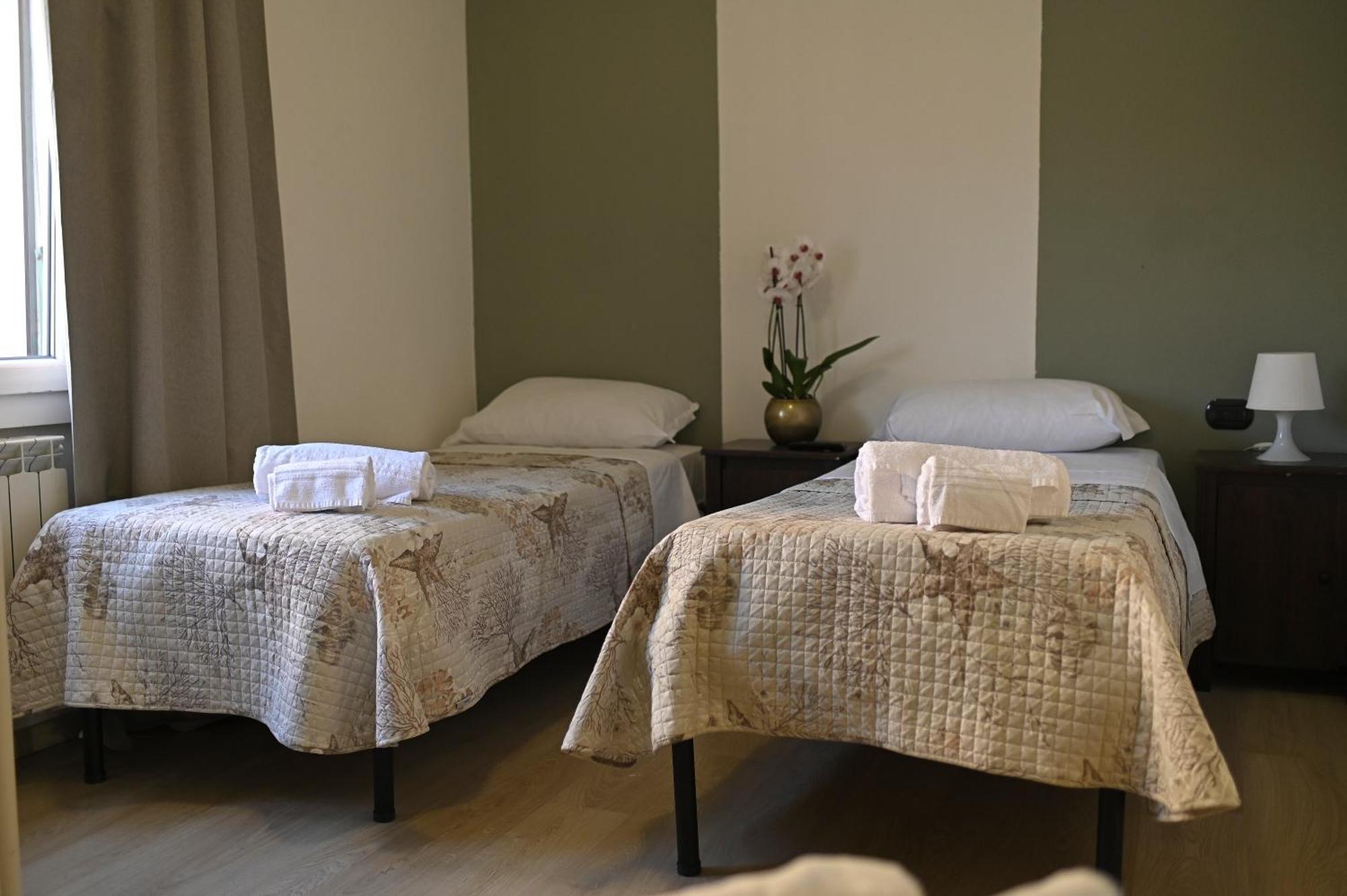 La Gloria Rho Private Rooms Only 외부 사진