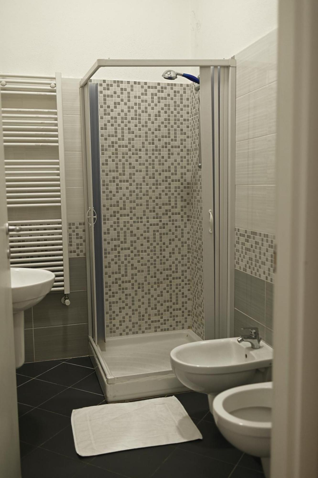 La Gloria Rho Private Rooms Only 외부 사진