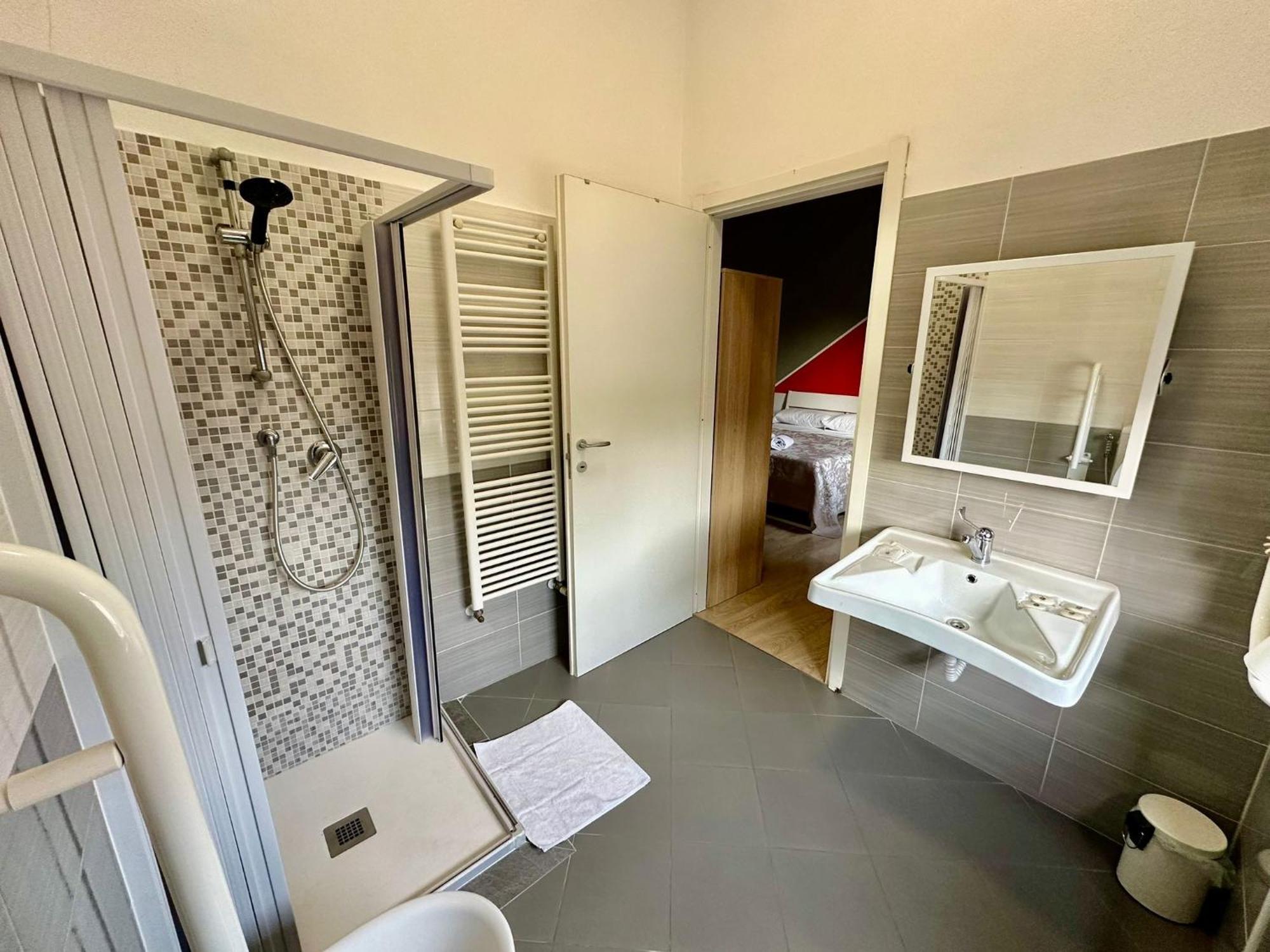 La Gloria Rho Private Rooms Only 외부 사진